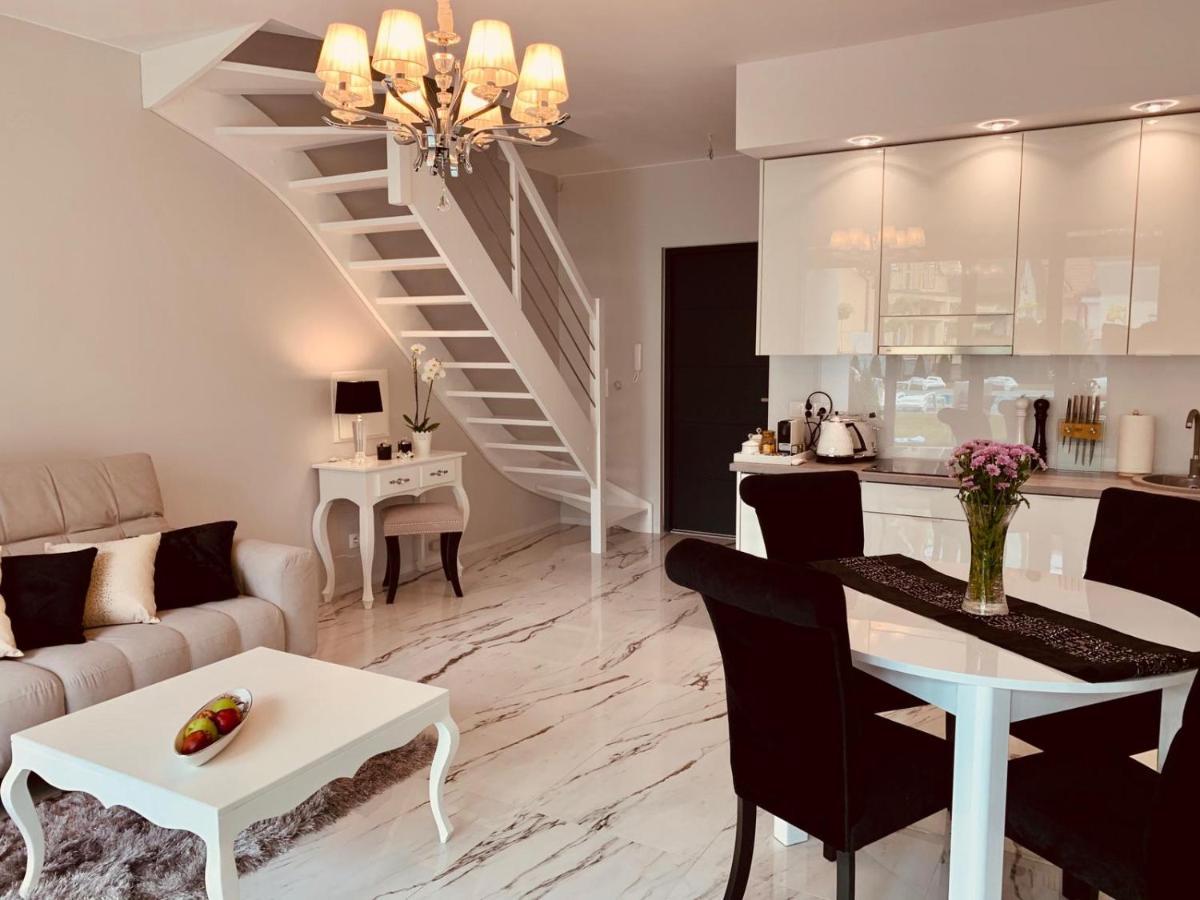 Leo Royal Apartament פוביירובו מראה חיצוני תמונה