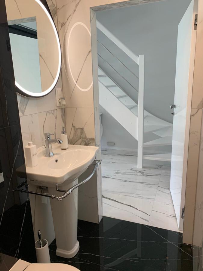 Leo Royal Apartament פוביירובו מראה חיצוני תמונה